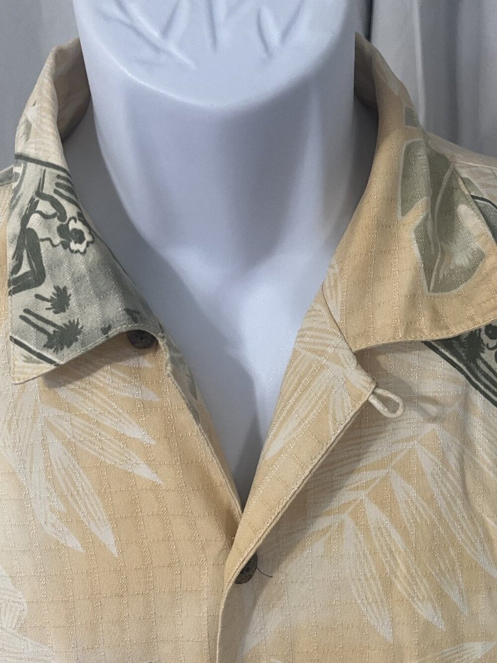 🌴 Tommy Bahama Men’s Yellow and Green 100% Silk Loop Collar Hawaiian Shirt M 🌴